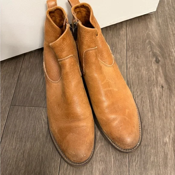 Womems Tan Leather Ankle Boots - Picture 2 of 5